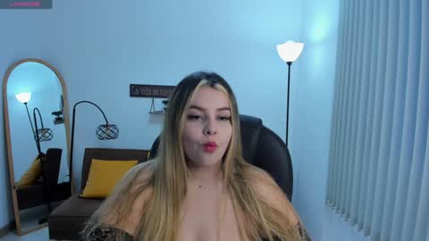 Snapshot of camiilaa1 chatting on 01-11-25, 11:13 Camila online show from 01-11-25, 11:13