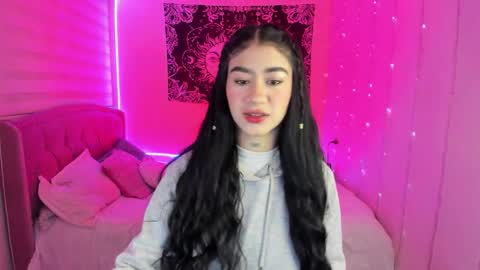 Snapshot of camiilaatorres chatting on 10-23-25, 07:34 camila online show from 10-23-25, 07:34