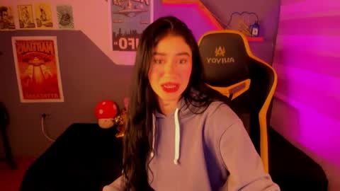 Snapshot of camiilaatorres chatting on 10-30-25, 04:03 camila online show from 10-30-25, 04:03