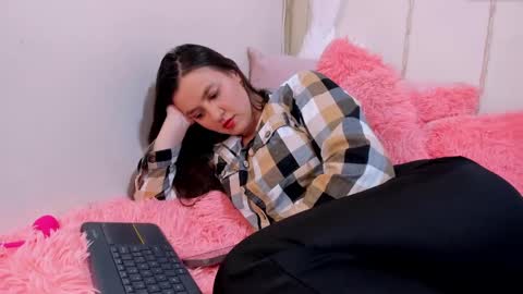 Camii Lopez online show from 01-28-25, 10:01