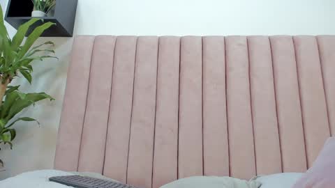 Snapshot of camila__herrera chatting on 02-06-25, 09:11 Camila online show from 02-06-25, 09:11