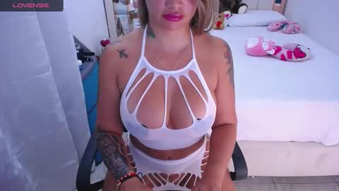 Snapshot of camila__palmer chatting on 02-03-25, 03:27 online show from 02-03-25, 03:27