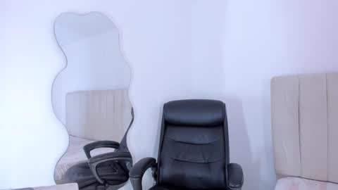 Snapshot of camila_adams chatting on 02-25-25, 08:09 Cami online show from 02-25-25, 08:09