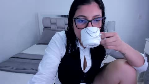 Camila buitrago online show from 04-30-26, 10:47