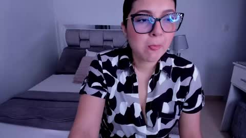 Camila buitrago online show from 05-16-26, 10:52