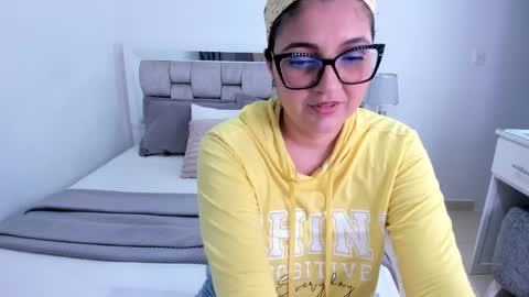 Camila buitrago online show from 05-27-26, 01:57