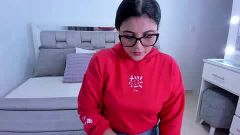 Camila buitrago online show from 06-04-26, 12:27