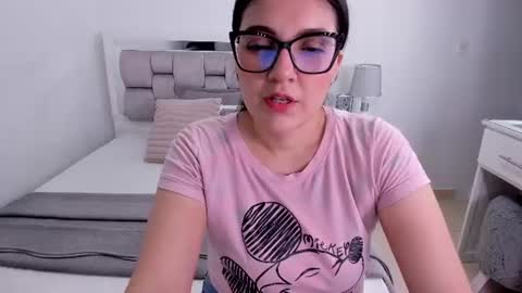Camila buitrago online show from 06-27-26, 01:43