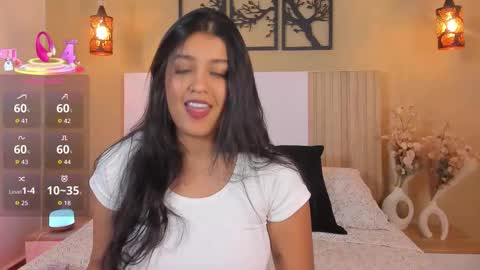 Snapshot of camila_bustamante_ chatting on 10-08-25, 08:39 camila_bustamante_ online show from 10-08-25, 08:39