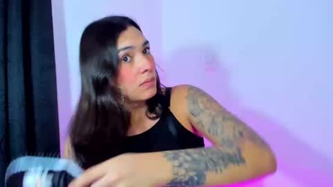 Snapshot of camila_coxx chatting on 12-05-24, 05:26 s online show from 12-05-24, 05:26