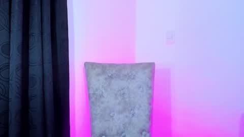 Snapshot of camila_coxx chatting on 12-07-24, 04:42 s online show from 12-07-24, 04:42