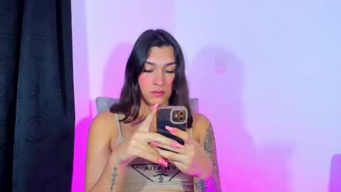 Snapshot of camila_coxx chatting on 12-11-24, 04:39 s online show from 12-11-24, 04:39