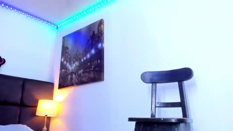 Snapshot of camila_coxx chatting on 12-23-24, 12:52 s online show from 12-23-24, 12:52
