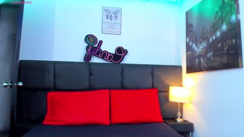 Snapshot of camila_coxx chatting on 12-27-24, 05:20 s online show from 12-27-24, 05:20