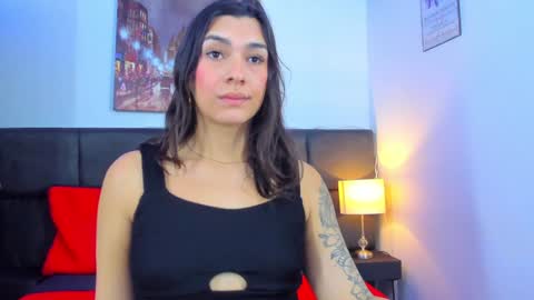 Snapshot of camila_coxx chatting on 01-19-25, 05:26 s online show from 01-19-25, 05:26