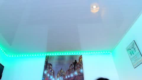 Snapshot of camila_coxx chatting on 01-21-25, 08:30 s online show from 01-21-25, 08:30