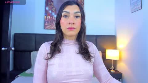 Snapshot of camila_coxx chatting on 01-24-25, 05:21 s online show from 01-24-25, 05:21