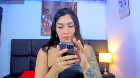 Snapshot of camila_coxx chatting on 01-28-25, 12:54 s online show from 01-28-25, 12:54