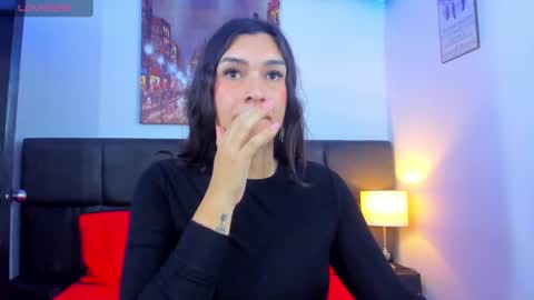 Snapshot of camila_coxx chatting on 01-31-25, 06:02 s online show from 01-31-25, 06:02