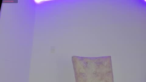 Snapshot of camila_coxx chatting on 02-07-25, 08:33 s online show from 02-07-25, 08:33