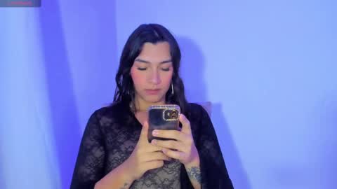 Snapshot of camila_coxx chatting on 02-11-25, 04:11 s online show from 02-11-25, 04:11