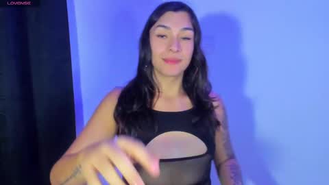 Snapshot of camila_coxx chatting on 02-13-25, 05:16 s online show from 02-13-25, 05:16