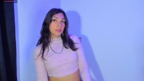 Snapshot of camila_coxx chatting on 02-22-25, 02:17 s online show from 02-22-25, 02:17