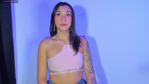 Snapshot of camila_coxx chatting on 02-23-25, 02:18 s online show from 02-23-25, 02:18