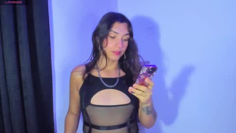 Snapshot of camila_coxx chatting on 02-24-25, 05:00 s online show from 02-24-25, 05:00