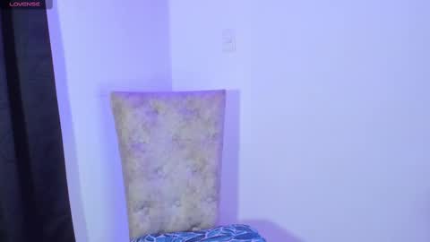 Snapshot of camila_coxx chatting on 02-27-25, 09:14 s online show from 02-27-25, 09:14