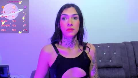 Snapshot of camila_coxx chatting on 12-23-25, 05:49 s online show from 12-23-25, 05:49