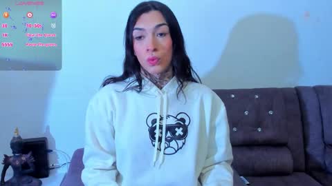 Snapshot of camila_coxx chatting on 01-10-26, 12:07 s online show from 01-10-26, 12:07