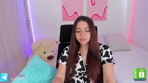 Snapshot of camila_ec2 chatting on 02-11-25, 09:25 C A M I online show from 02-11-25, 09:25