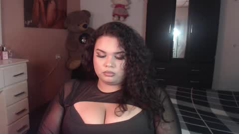 Snapshot of camila_fuenmayor chatting on 03-16-26, 08:29 online show from 03-16-26, 08:29