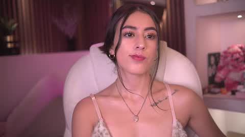 camila_martinez9 online show from 09-18-25, 11:45