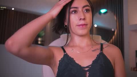 camila_martinez9 online show from 10-02-25, 11:28