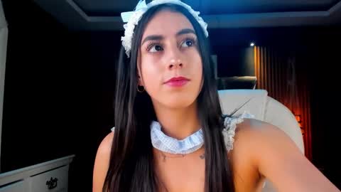 camila_martinez9 online show from 10-26-25, 09:21