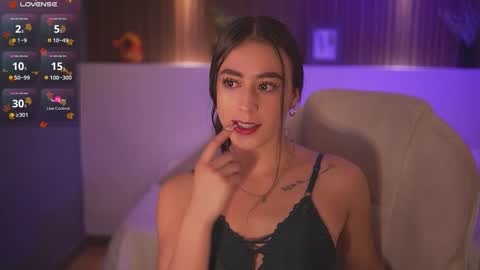 camila_martinez9 online show from 11-11-25, 11:43