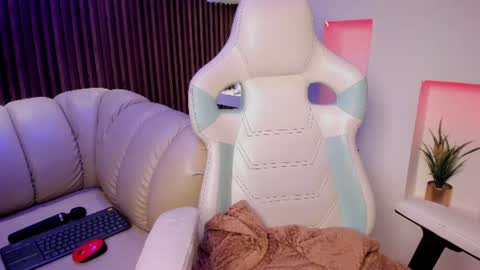 camila_martinez9 online show from 07-24-26, 03:54