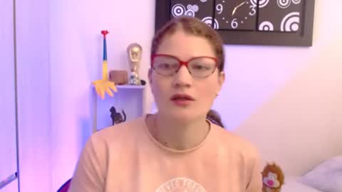 Camila ventura online show from 06-20-26, 12:08