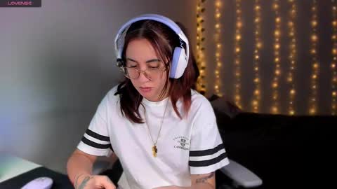 CAMILAA LEE  online show from 10-29-25, 04:37