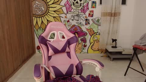 Snapshot of camilacarter chatting on 03-10-25, 06:27 camilacarter online show from 03-10-25, 06:27