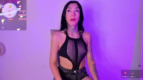 Snapshot of camilacoxx chatting on 06-24-26, 06:12 online show from 06-24-26, 06:12