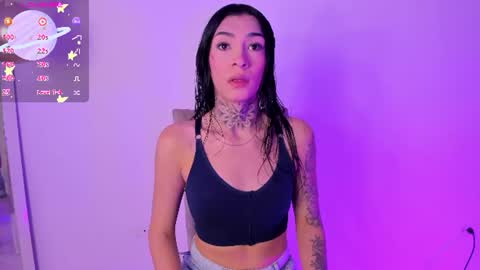 Snapshot of camilacoxx chatting on 06-24-26, 07:13 online show from 06-24-26, 07:13