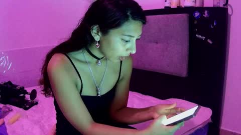 Snapshot of camilaperez2001 chatting on 03-28-26, 02:27 Camila Perez online show from 03-28-26, 02:27