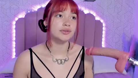 Snapshot of camilarivers chatting on 03-06-25, 12:30 Camila online show from 03-06-25, 12:30
