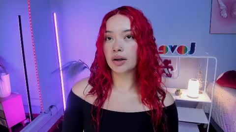 Snapshot of camilarivers chatting on 06-27-26, 06:02 Camila online show from 06-27-26, 06:02