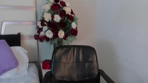 Camila online show from 12-28-24, 02:01