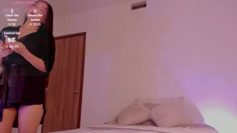 Snapshot of camile_histon chatting on 10-03-25, 06:54 Camile online show from 10-03-25, 06:54