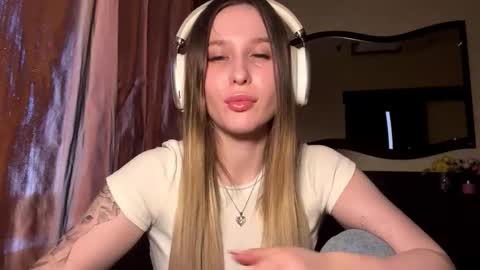 Snapshot of camilermon chatting on 03-09-26, 07:34 Miki online show from 03-09-26, 07:34